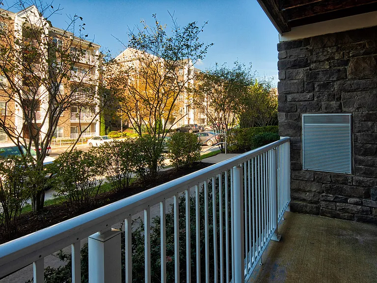 Smiths Landing Apartments — Photo 33