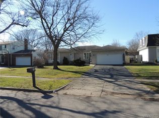 115 Telfair Dr, Williamsville, NY 14221