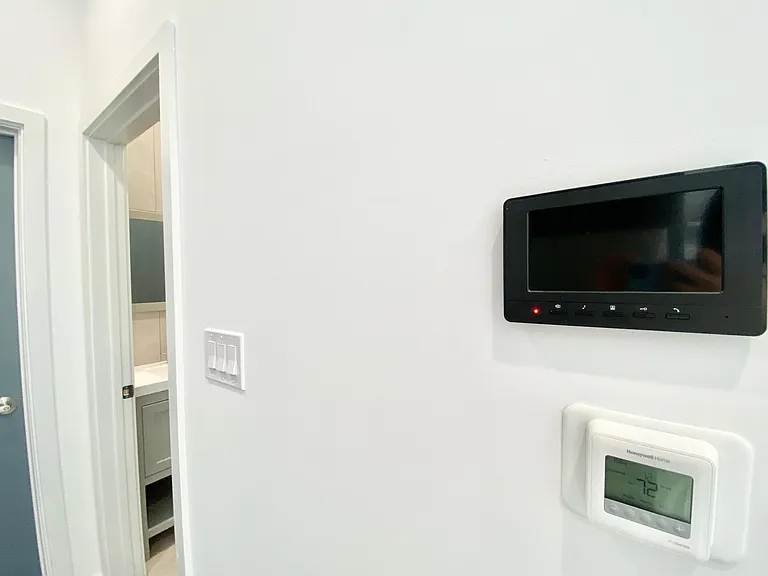 1233 N Franklin St #6 — Photo 9