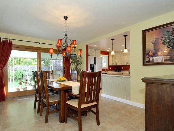 Bright Dining Area off Kitchen