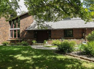 1898 Imperial Rd, Oshkosh, WI 54904