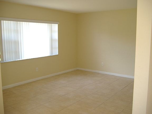 5th image of 726 53rd Ave N
