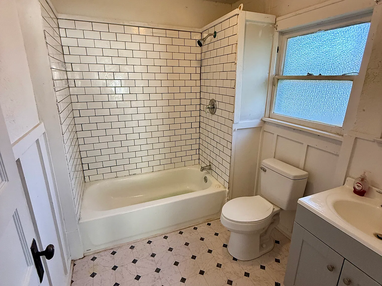 3 bed, 945 sqft, $1,100 — Photo 4