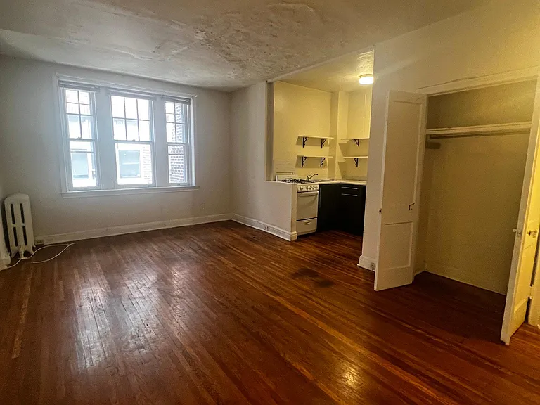 413 S 42nd St #5 — Photo 4