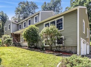 17 Kellogg St, Bethel, CT 06801