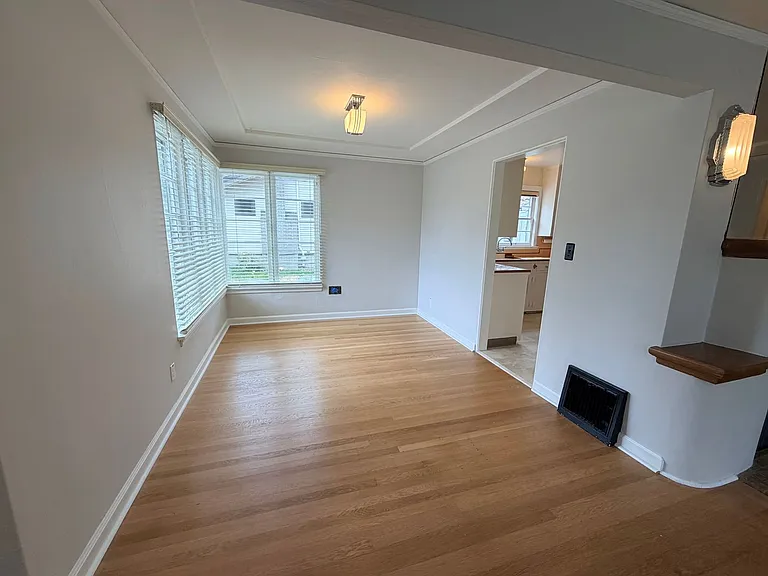 1717 SE 31st Ave — Photo 3