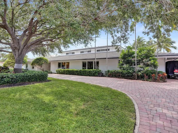 2 Mendota Lane, Sea Ranch Lakes, FL 33308