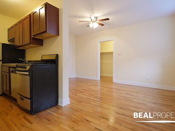 5th image of 818 W Diversey Ave #818G