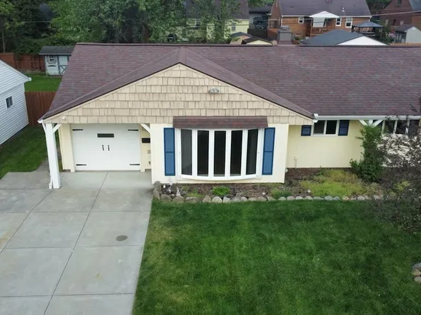 5831 Amrap Dr, Parma Heights, OH 44130