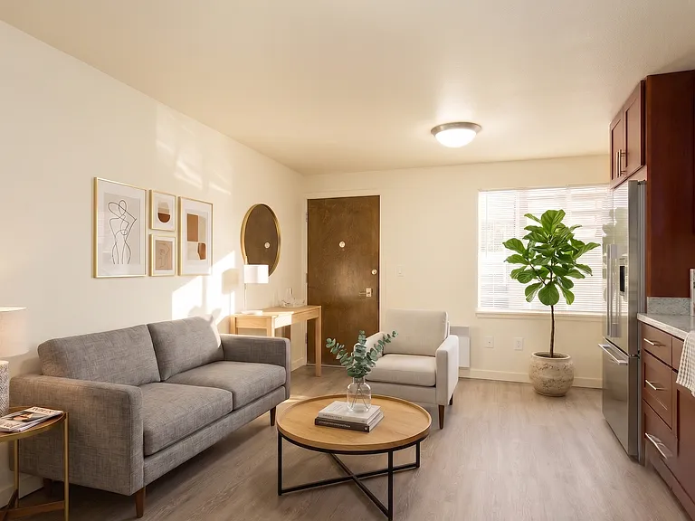 Phinney 12 Apartments — Photo 25