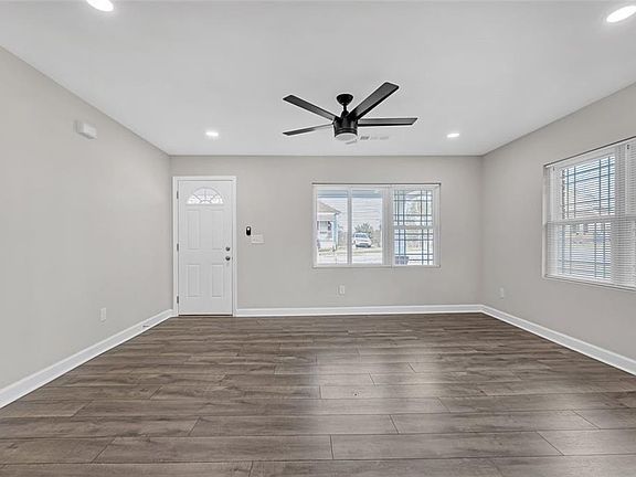 4th image of 1729 Spring St NE