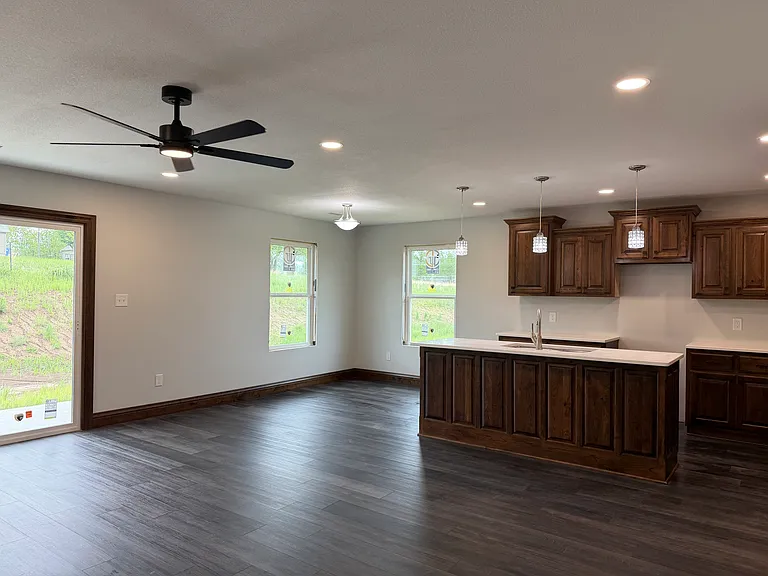 606 NW Palmer Pl — Photo 22
