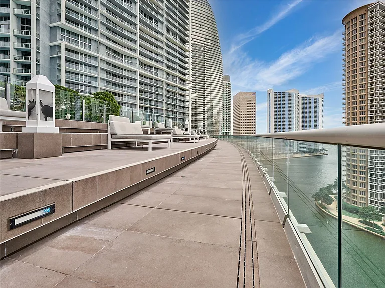 495 Brickell Ave #4506 — Photo 2