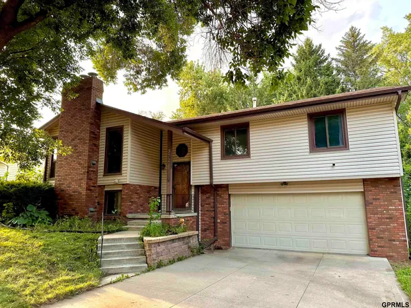 3726 Burr Oak Dr, Bellevue, NE 68123