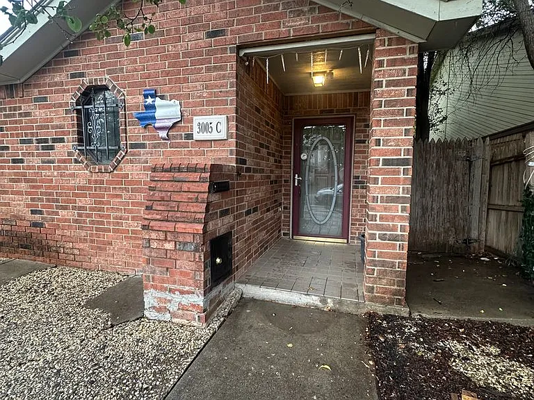3005 SW 28th Ave #C — Photo 1