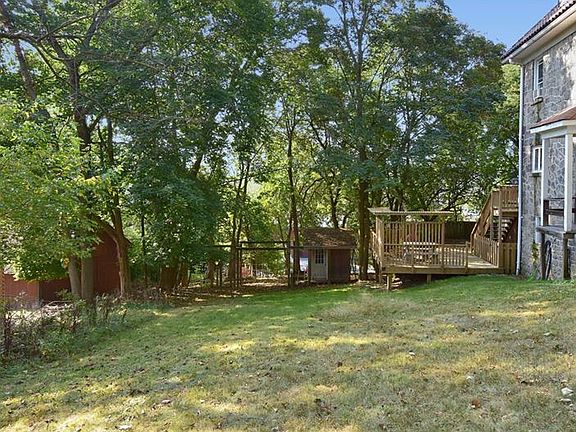 2nd image of 2406 Sherwood Ave