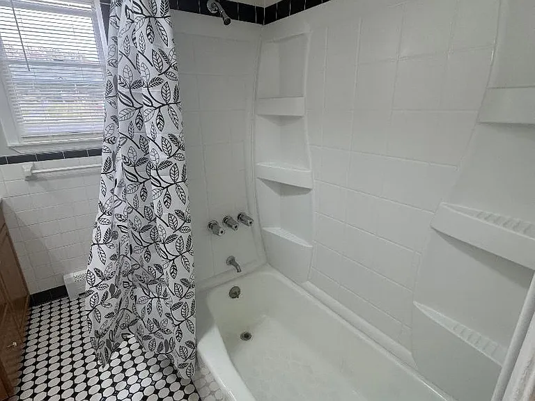 50 Baron De Hirsch Rd — Photo 9