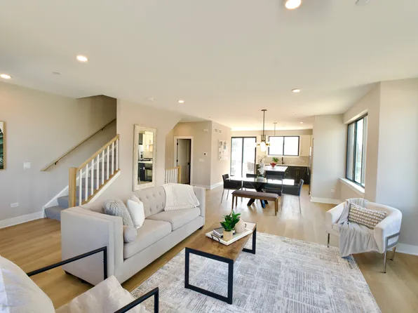 161 Pointe Dr #161, Northbrook, IL 60062