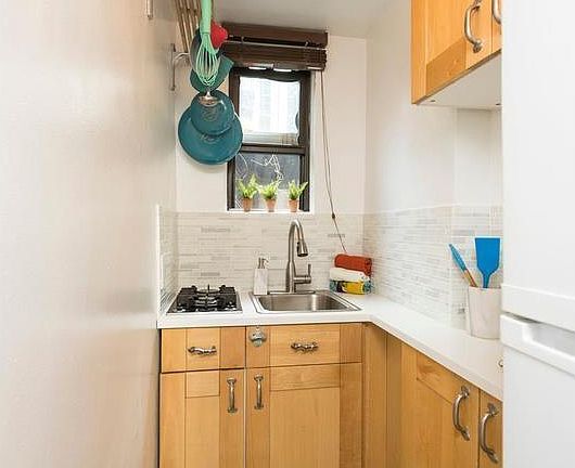 3rd image of 240 E 30th St #2W