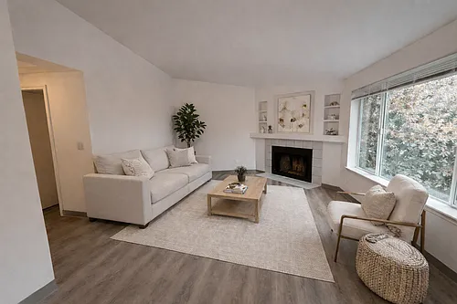 London Pointe Apartments Photo 1