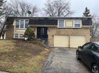 233 Charlestown Dr, Bolingbrook, IL