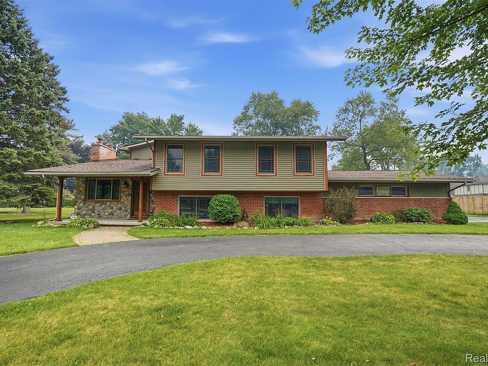 1st image of 3454 Paddington Dr