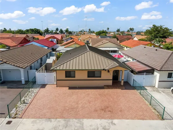 2549 W 72nd Pl, Hialeah, FL 33016