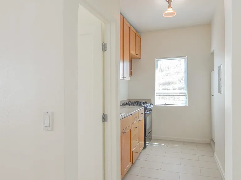 424 N Ogden Dr #6 — Photo 11