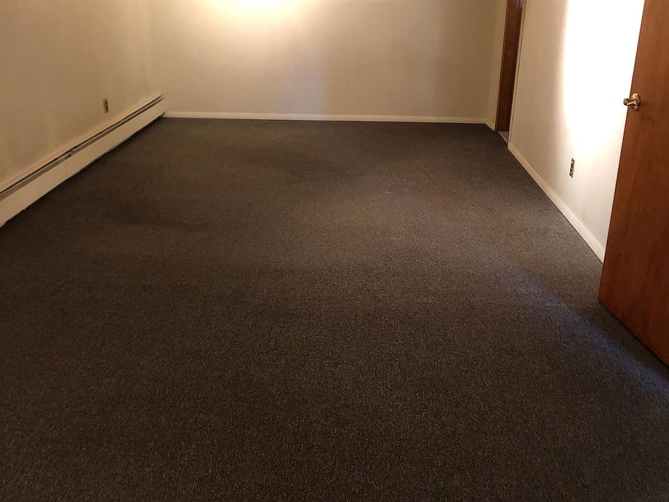 2nd image of 1371 Clove Rd #1