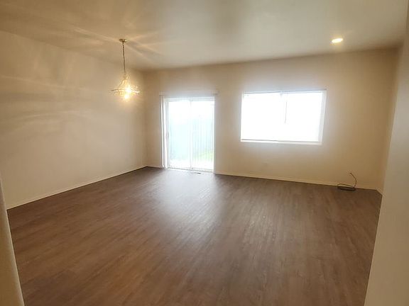 2nd image of 1800 W Peninsula Dr