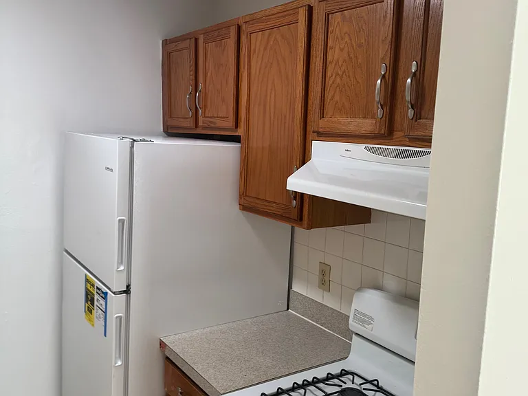 2835 Mayfield Rd #101 — Photo 5