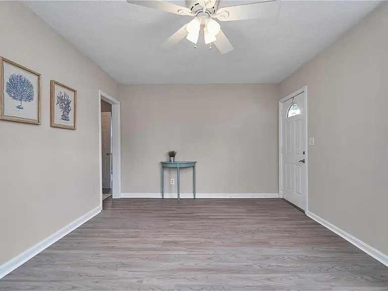 24 Cavalier Rd — Photo 4