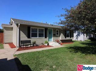 7218 Valley Rd, La Vista, NE 68128