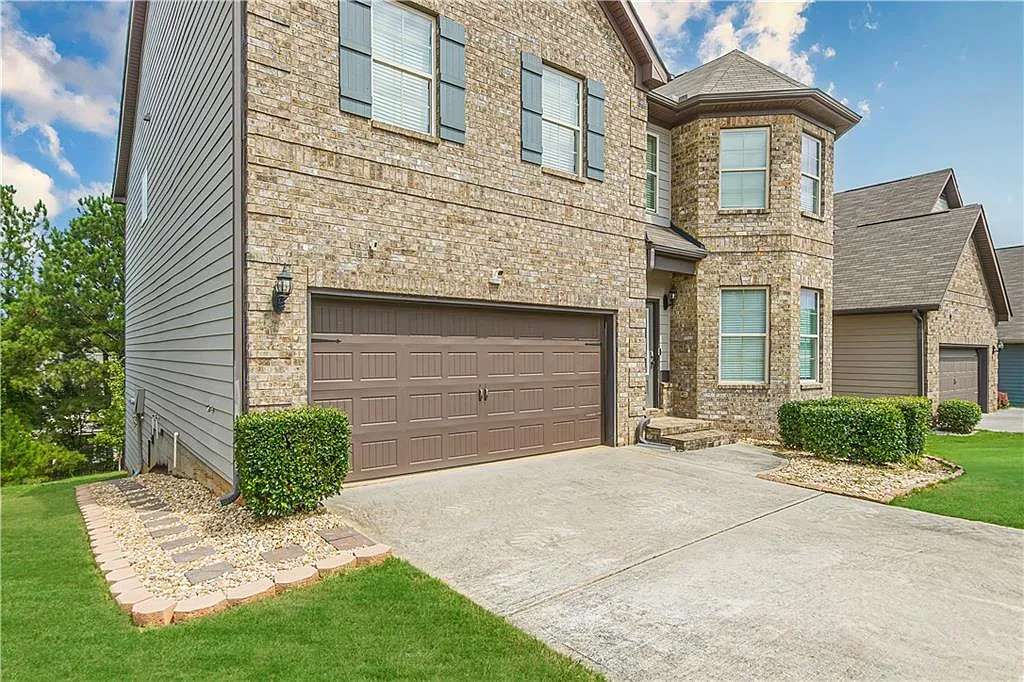 2 bed, 1.0 bath, 1430 sqft, $1,400 — Photo 2