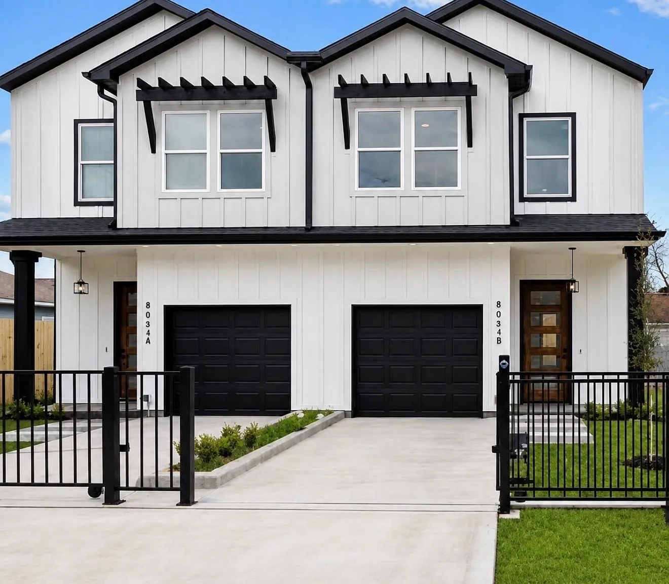 4 bed, 2.5 bath, 3080 sqft, $2,600 — Photo 1