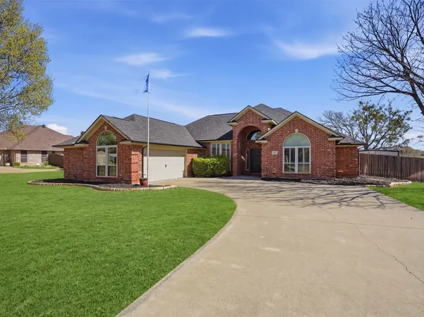 3115 Walnut Creek Pkwy, Granbury, TX 76049