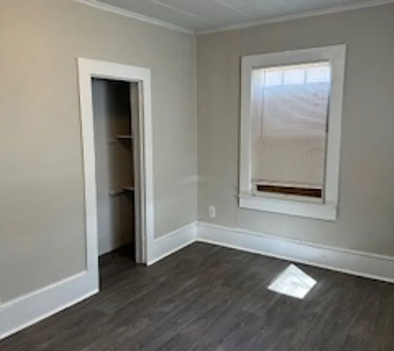 48 Williams St