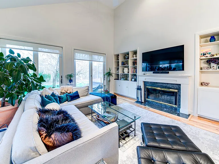 43 Huckleberry Ln — Photo 4