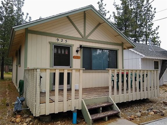 2nd image of 925 Cypress Ln