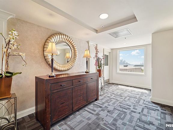3rd image of 5311 City Pl