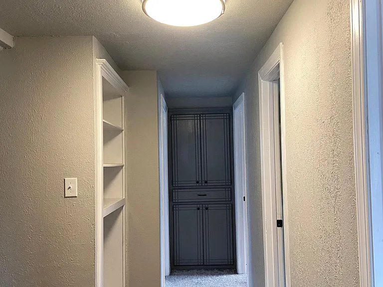 1600 Ridgemont Cir — Photo 8