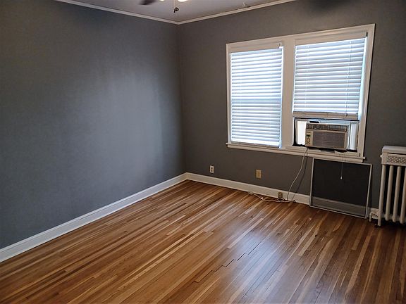 2nd image of 2100 Girard Ave S Unit 1