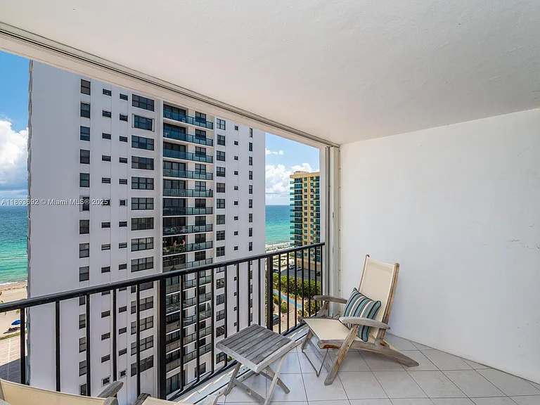 2401 S Ocean Dr — Photo 8