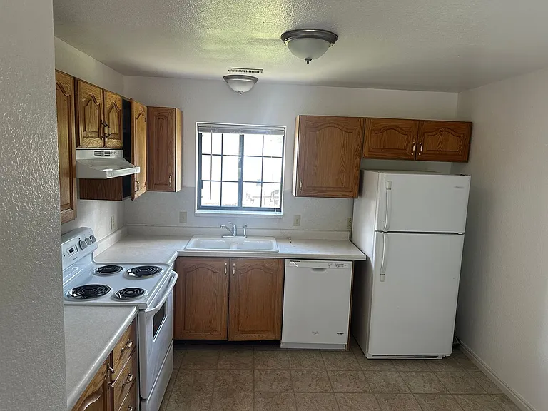 662 N 360 W — Photo 7
