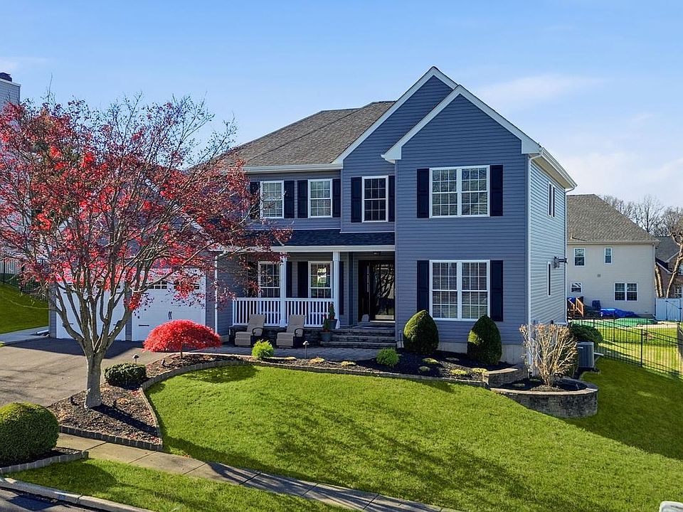 1st image of 313 Deer Dr