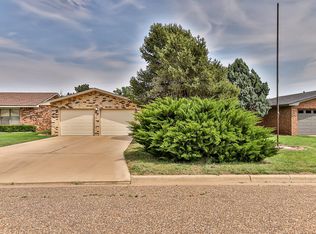 2804 Mesa Dr, Plainview, TX 79072