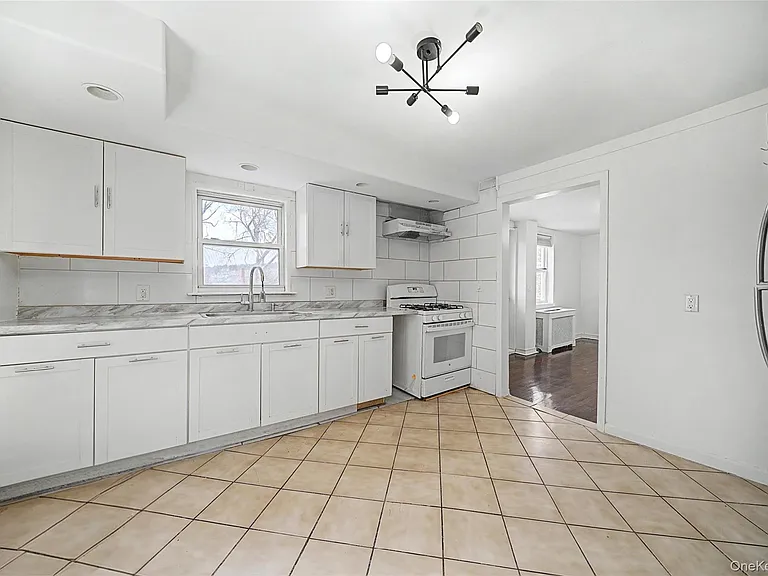 241 N Main St — Photo 10