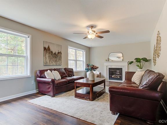 3rd image of 472 Shannon Glen Dr