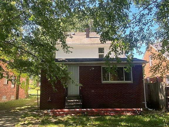 3rd image of 12160 Whitehill St