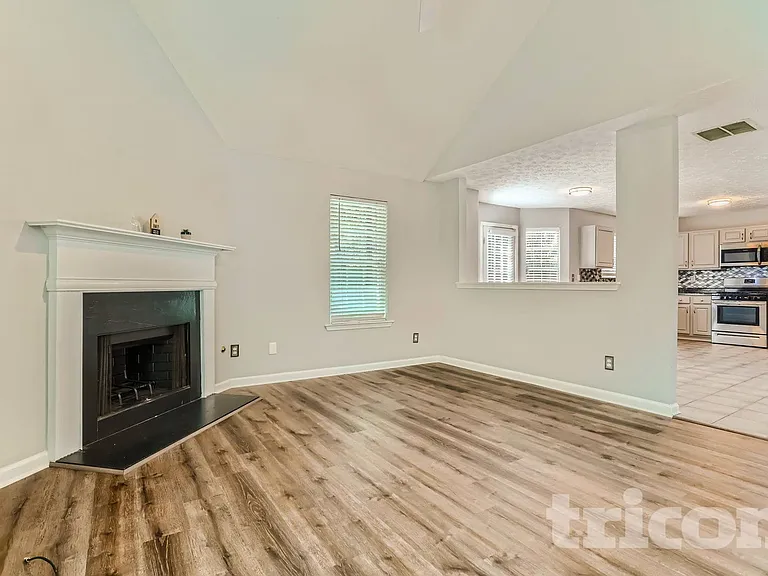 535 Concord Ter — Photo 12